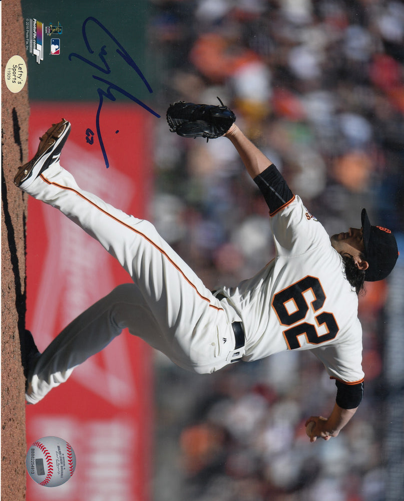 Cory Gearrin San Francisco Giants Autographed 8x10 Photo (Vertical, Pitching Facing Back, White Jersey)
