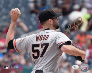 Alex Wood San Francisco Giants Autographed 8x10 Photo (Horizontal, Pitching, Gray Jersey)